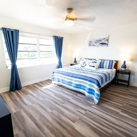 Newly Renovated 3Br2Ba Duplex With Private Dock Villa Key Colony Beach Exterior photo