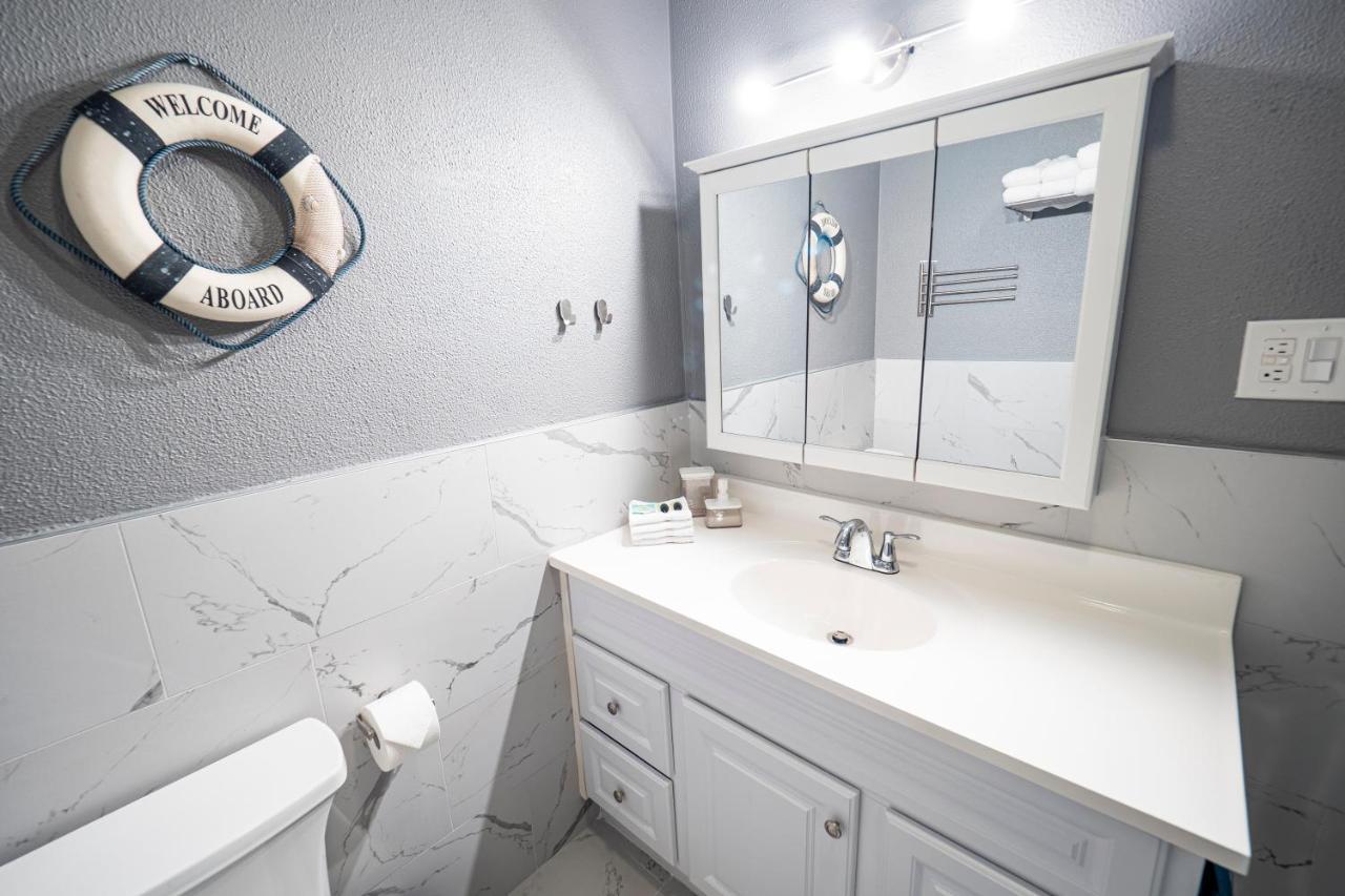 Newly Renovated 3Br2Ba Duplex With Private Dock Villa Key Colony Beach Exterior photo