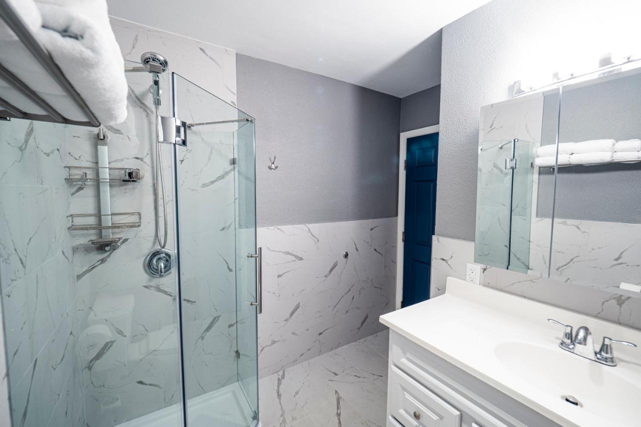 Newly Renovated 3Br2Ba Duplex With Private Dock Villa Key Colony Beach Exterior photo